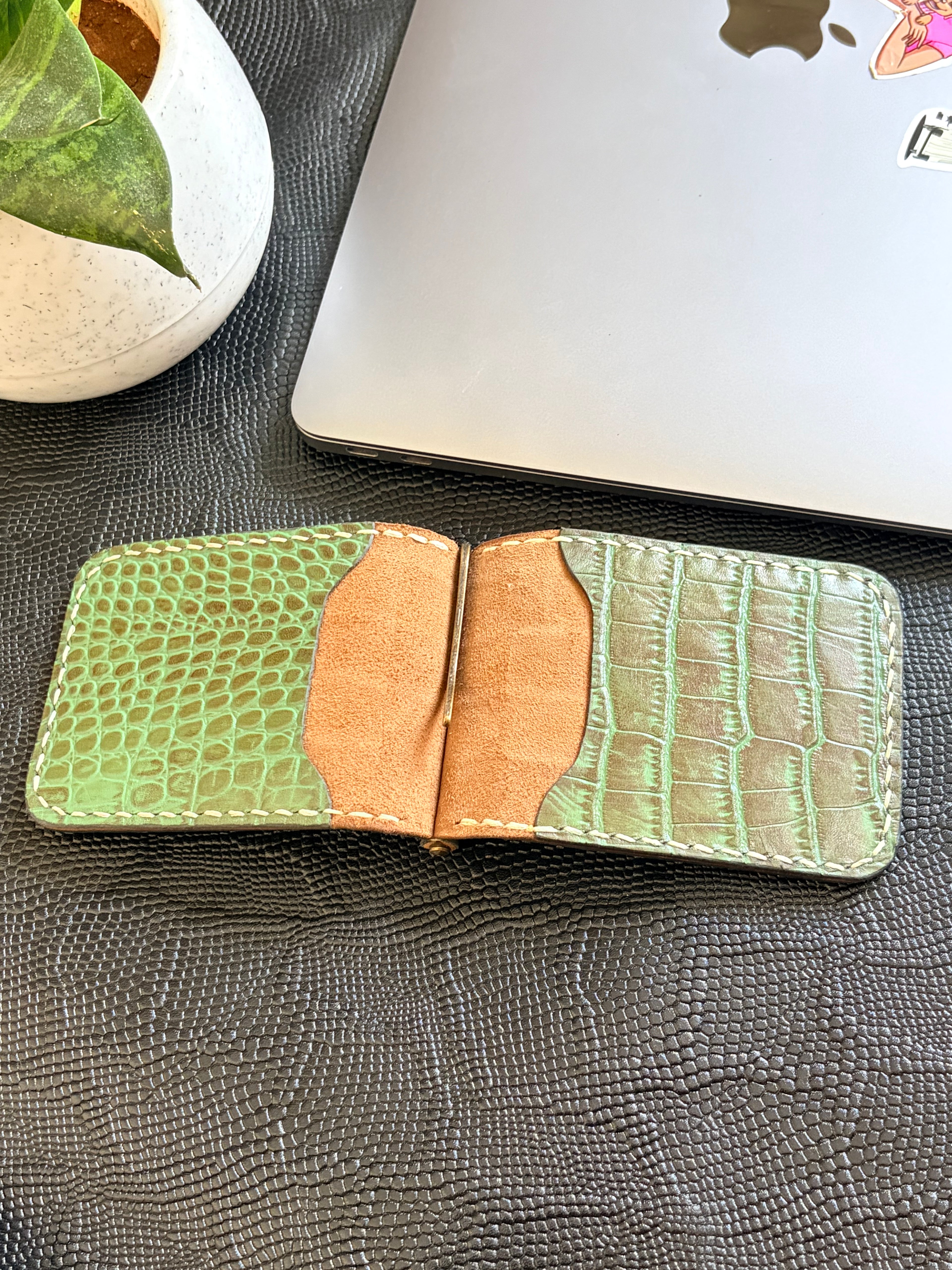 Vertical Money Clip Wallet - 001