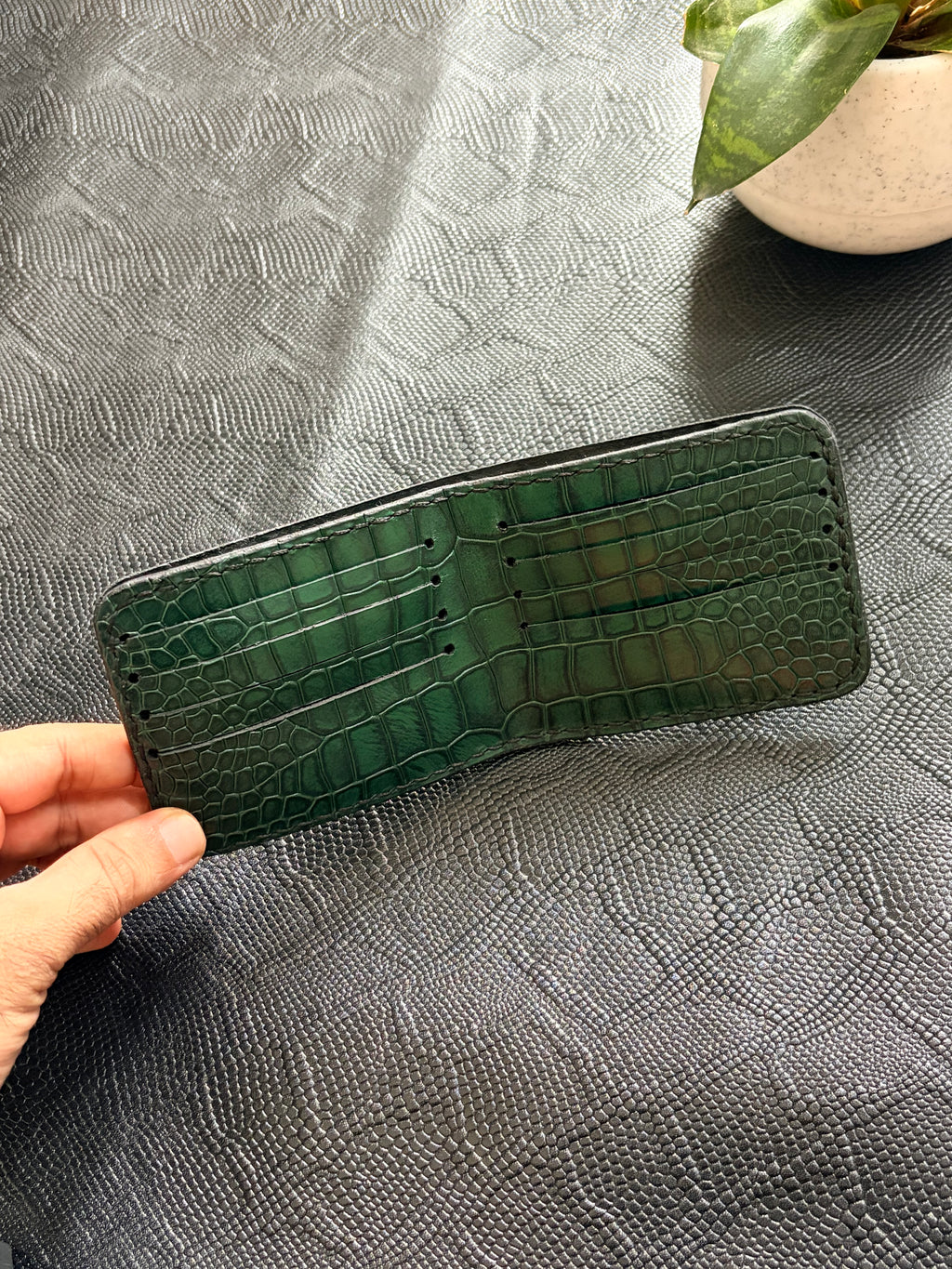 Single Slit Bi-fold Wallet - 002