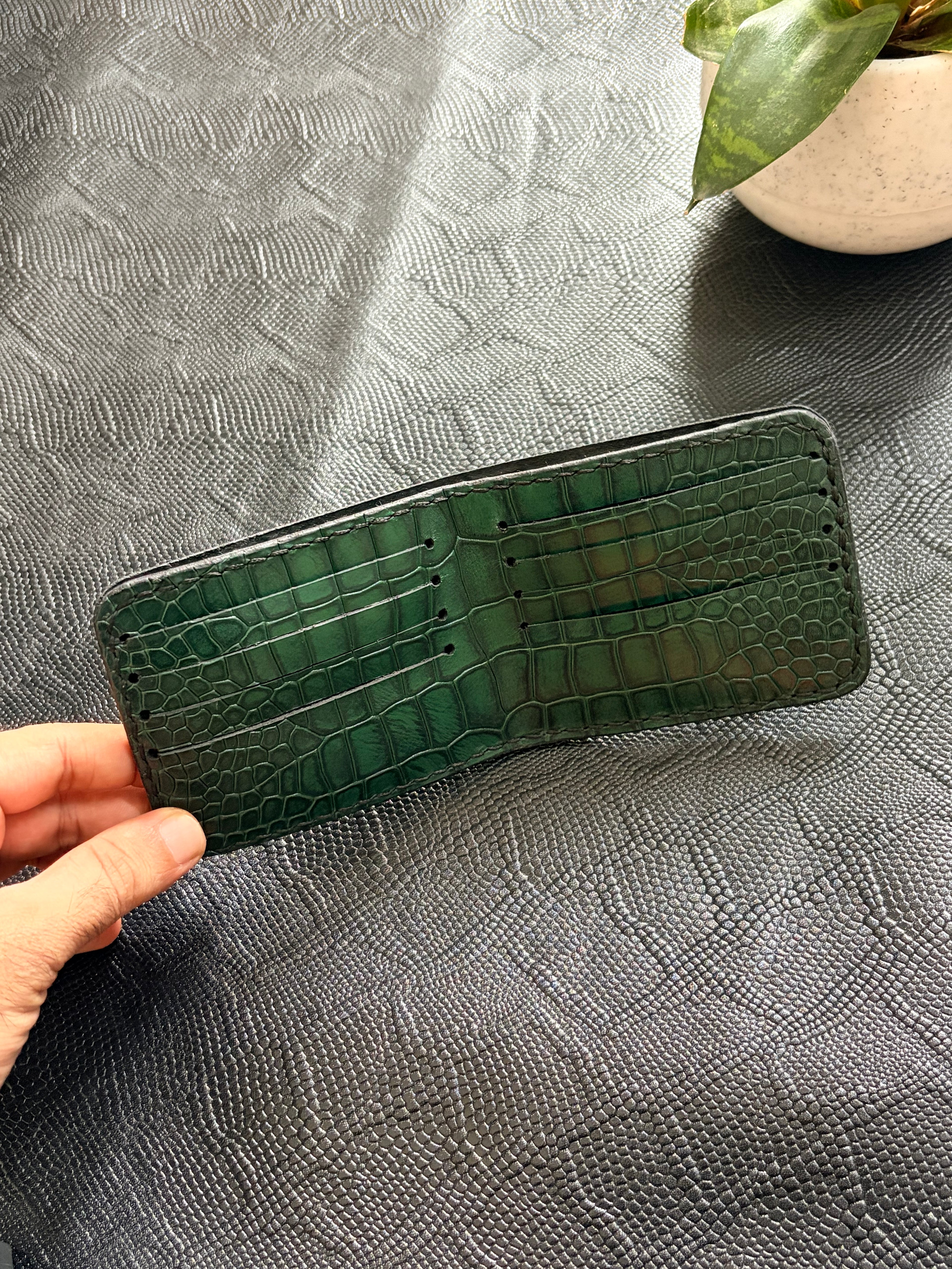 Single Slit Bi-fold Wallet - 002