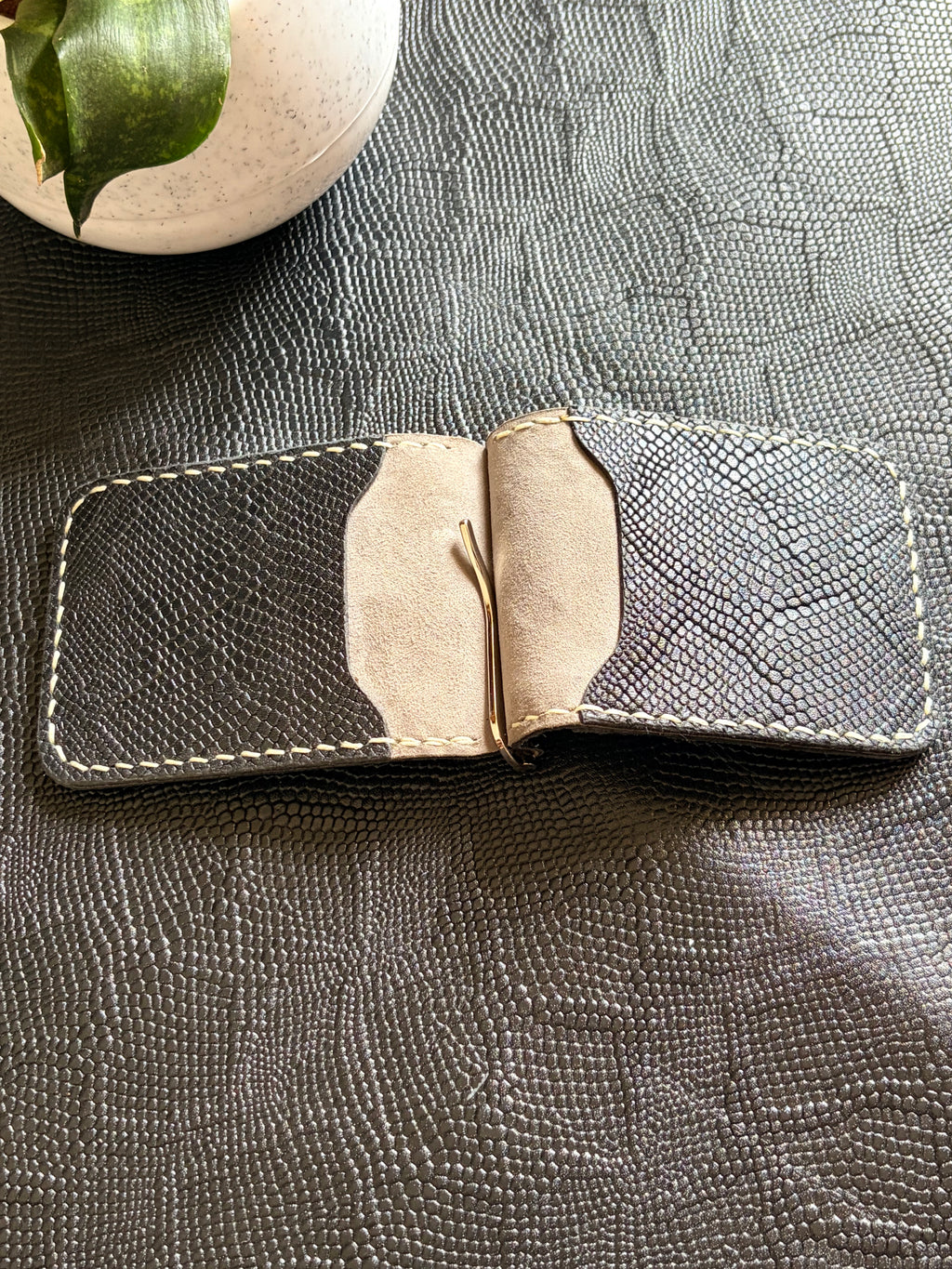 Vertical Money Clip Wallet - 002