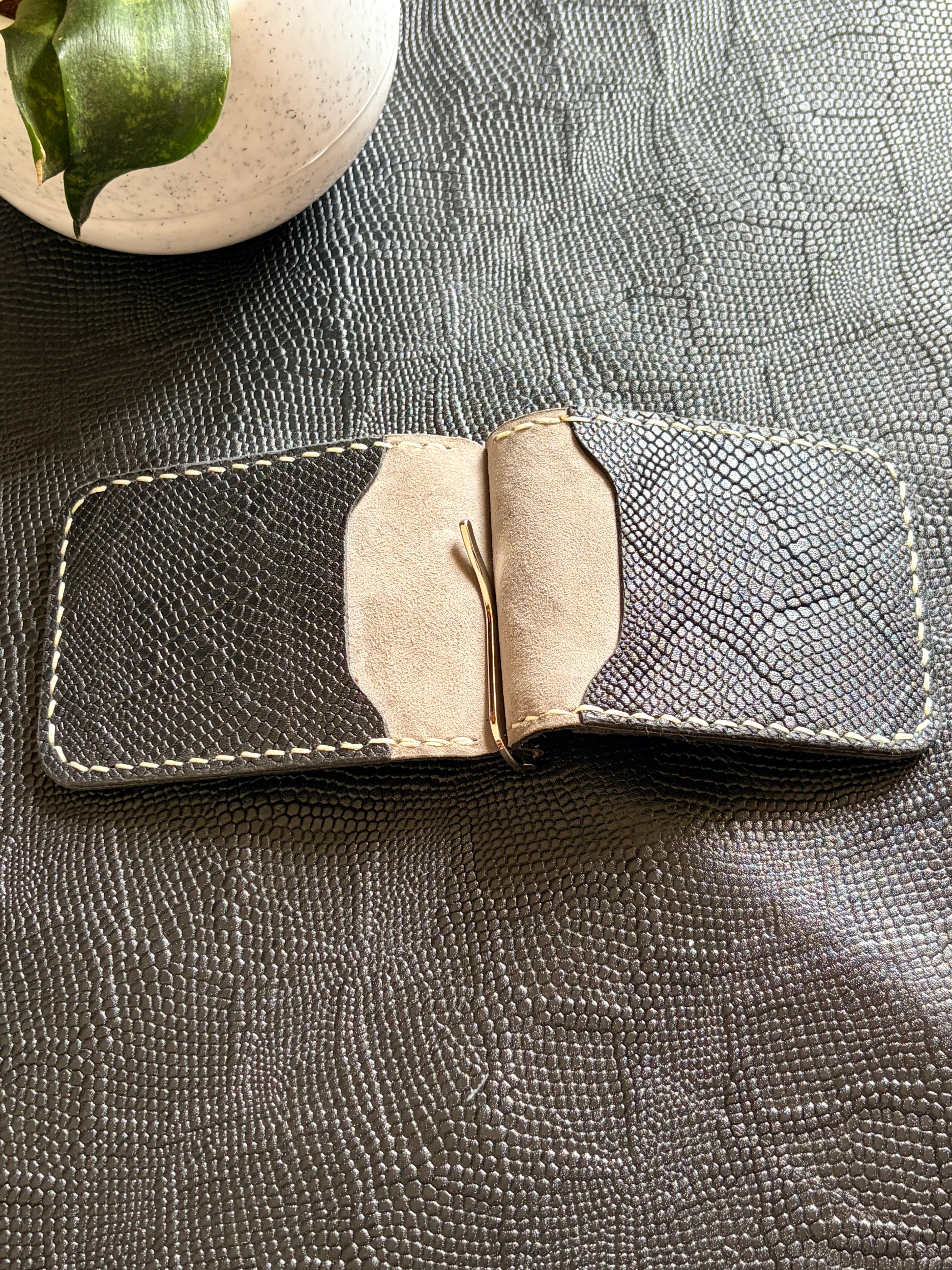 Vertical Money Clip Wallet - 002