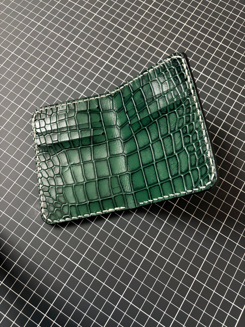Single Slit Bi-fold Wallet - 003